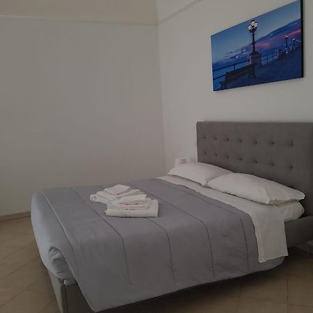 Di Fronzo Guest House A Triggiano Exterior foto